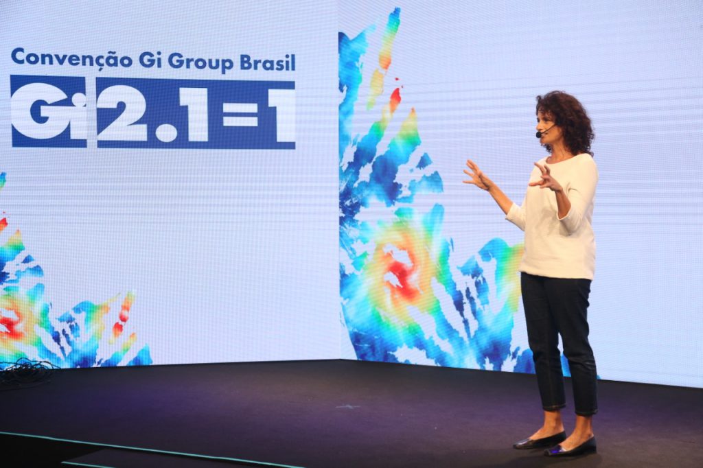Denise Fraga (atriz, produtora e palestrante) emocionando a todos na Convenção Gi Group Brasil 2.1=1.